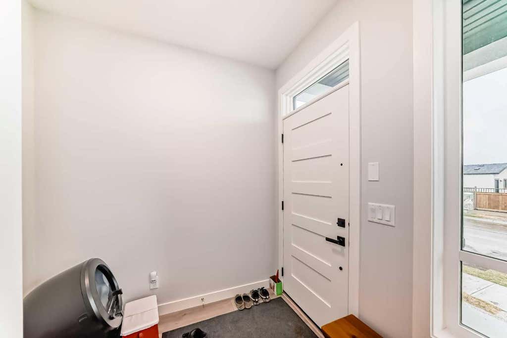 Photo of 13 Treeline Avenue SW, Calgary, AB T2Y 0R7 (MLS # A2335079)
