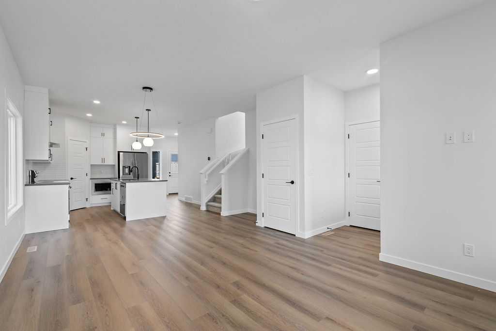 990 Chinook Winds Meadow SW