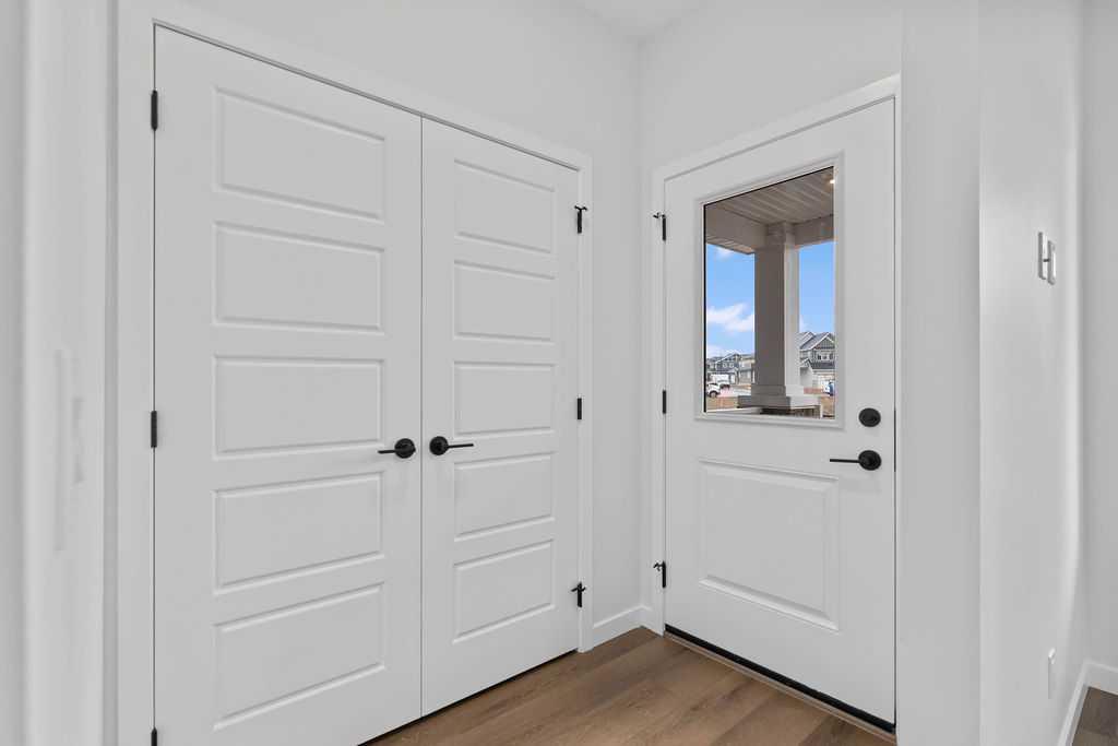 990 Chinook Winds Meadow SW