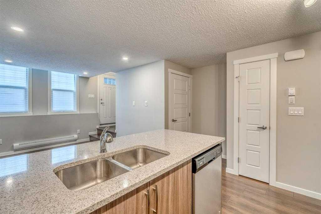 7451 Falconridge Boulevard NE 1818