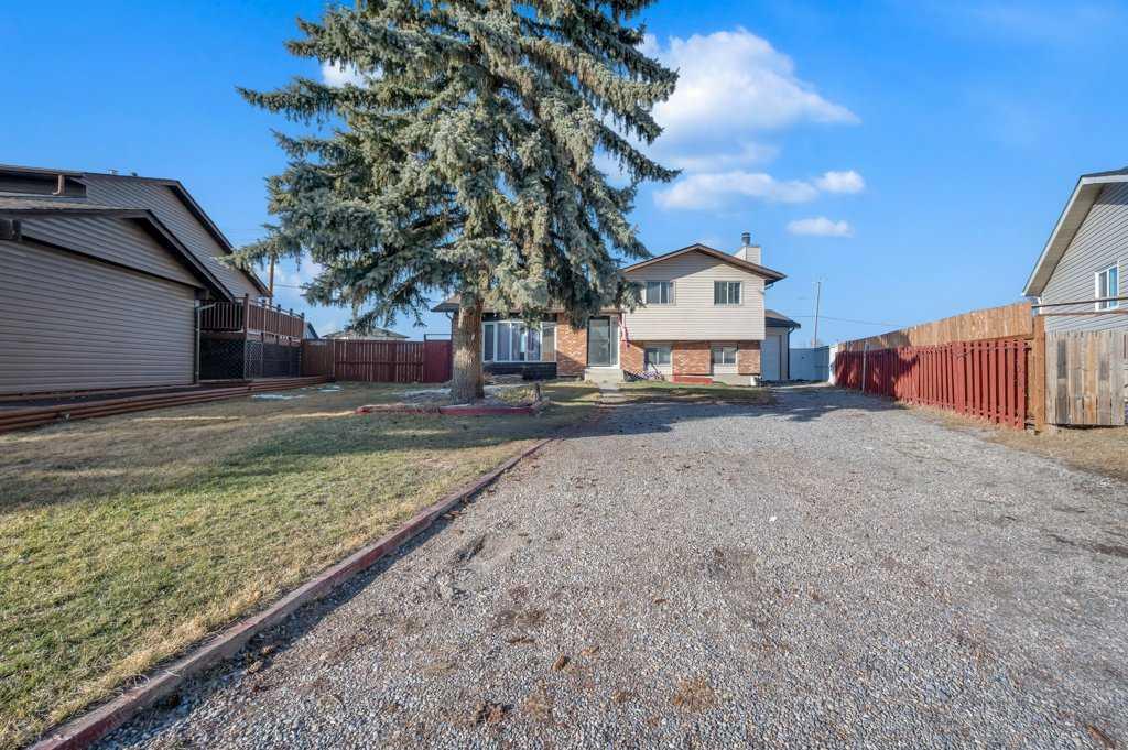64 Castledale Crescent NE