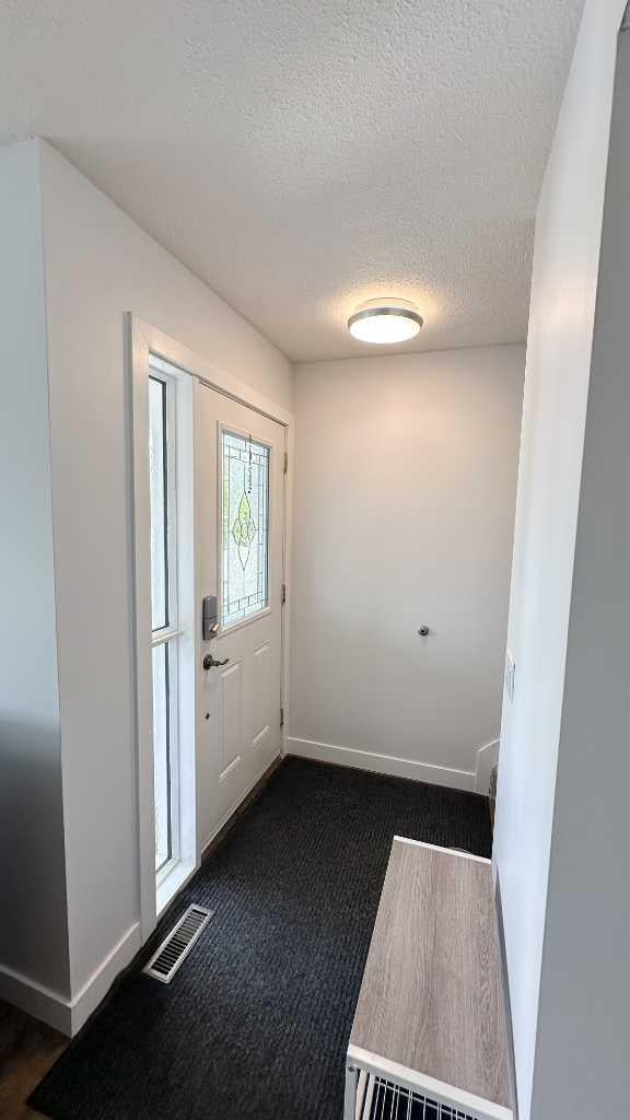 405 1 Avenue NW