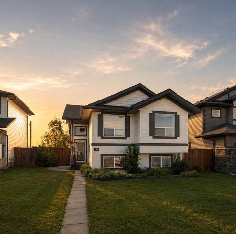 Photo of 186 Robinson Avenue, Penhold, AB T0M 1R0 (MLS # A2337310)