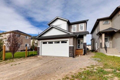 Photo of 844 Hampshire Crescent NE, High River, AB T1V 0E4 (MLS # A2349830)