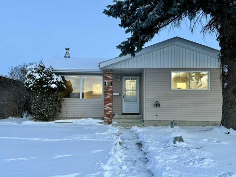 33 Greenview Close N Lethbridge AB T1H 4K8