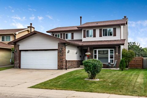 Photo of 36 Millside Way SW, Calgary, AB T2Y 2P7 (MLS # A2316257)