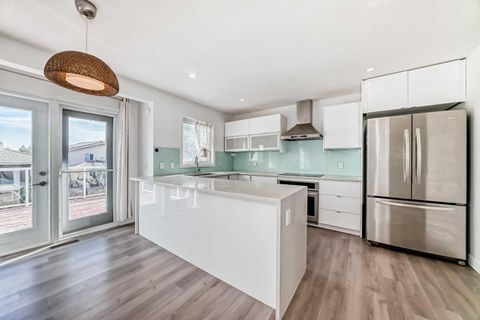 Photo of 7 Signature Mews SW, Calgary, AB T3H 2V6 (MLS # A2286465)