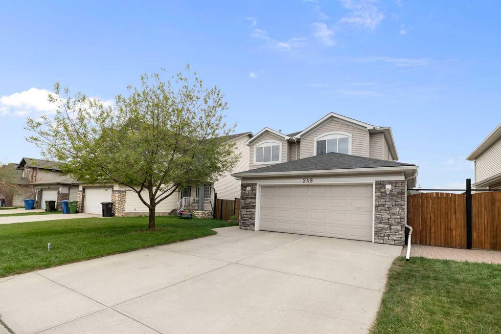 Photo of 249 Springmere Way, Chestermere, AB T1X 1P2 (MLS # A2311526)