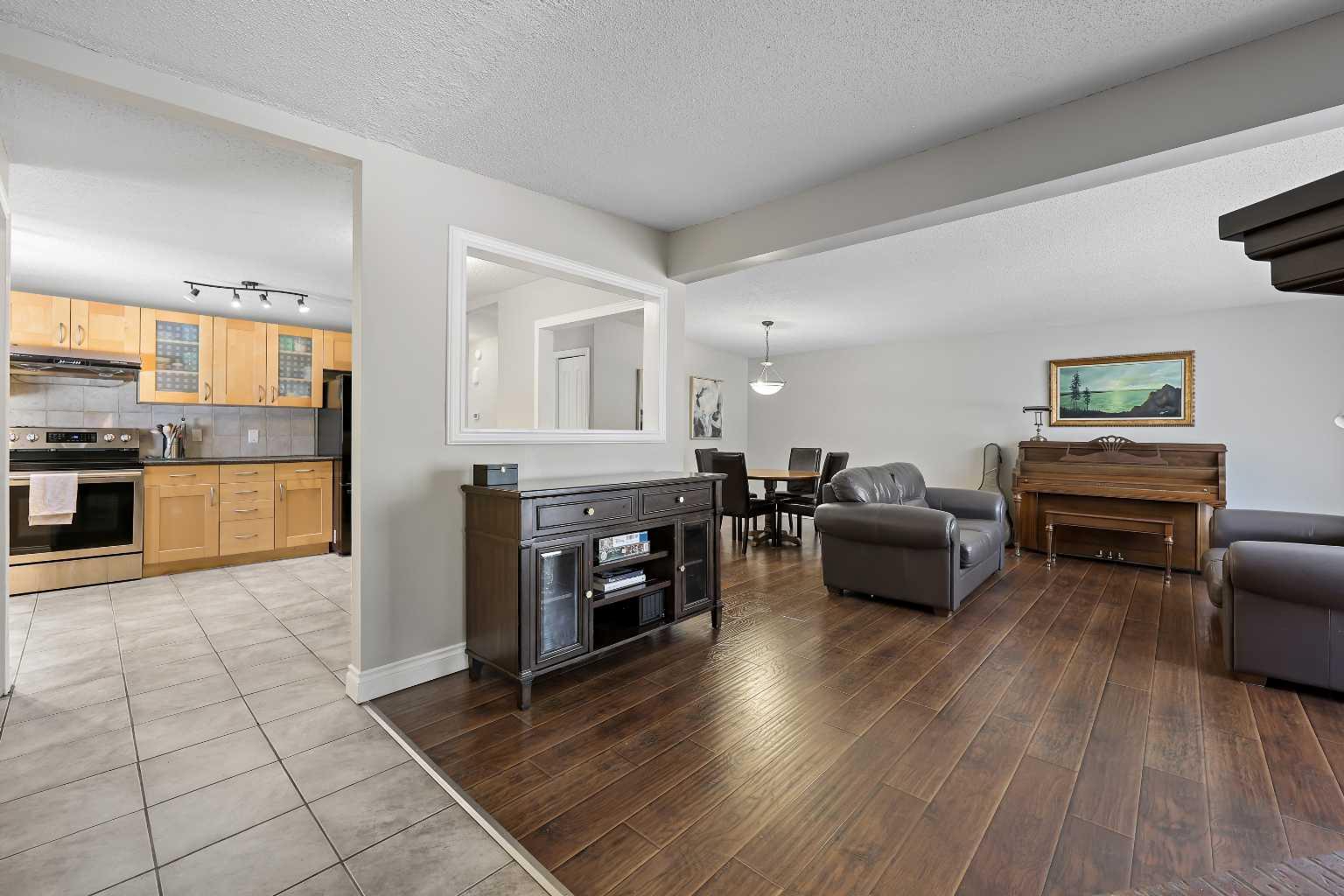5476 Dalrymple Crescent NW