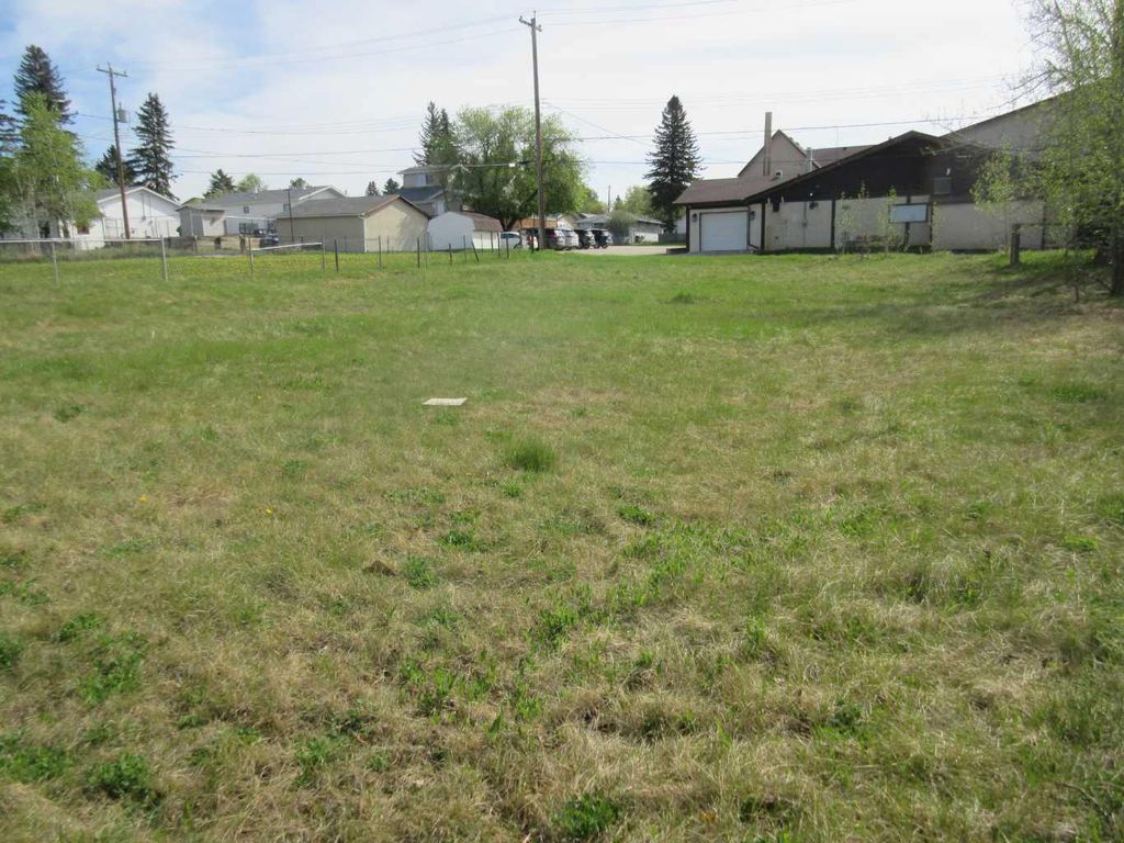 Photo of 47 Street #4807 4809, Rocky Mountain House, AB T4T 1A3 (MLS # A2034654)