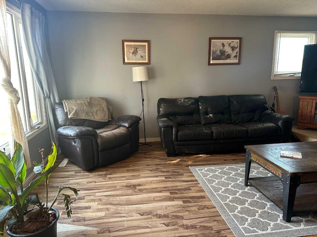 Photo of 5333 44 Avenue, Taber, AB T1G 1C3 (MLS # A2264902)