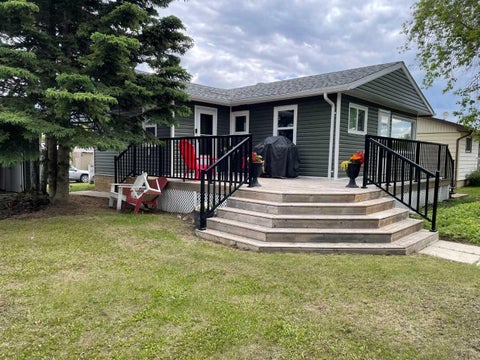 Photo of 932 4 Avenue, Hines Creek, AB T0H 2A0 (MLS # A2319846)