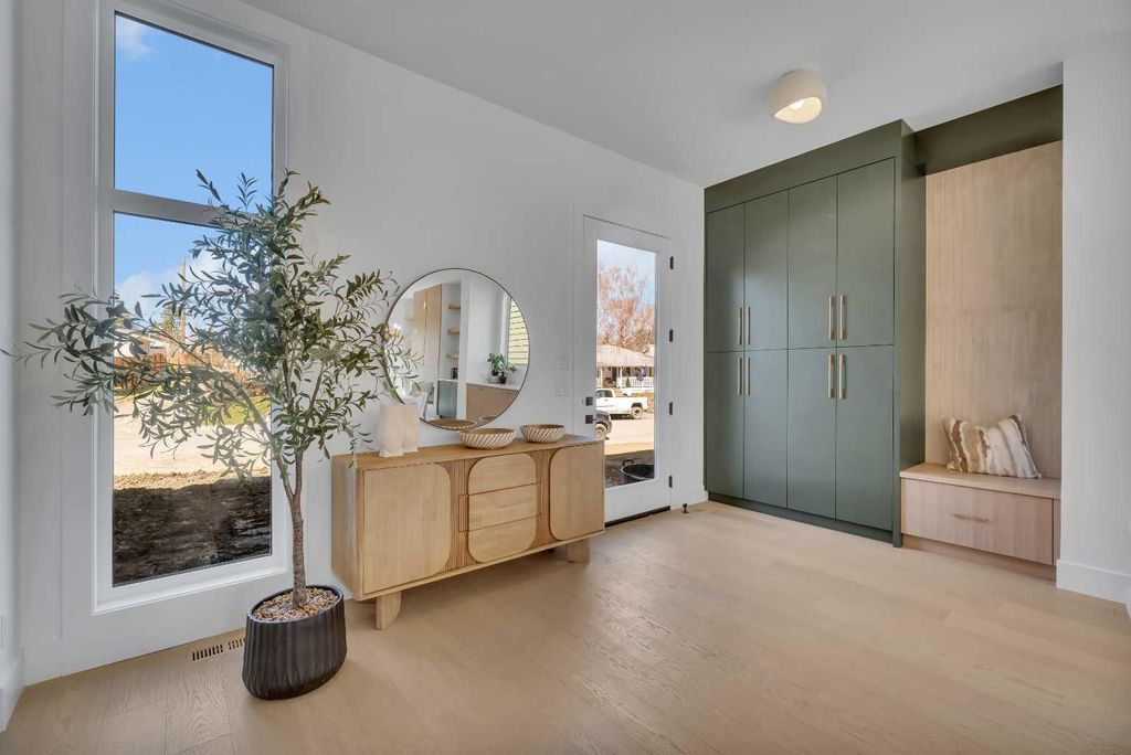 Photo of 3917 23 Avenue SW, Calgary, AB T3E 0J9 (MLS # A2303608)