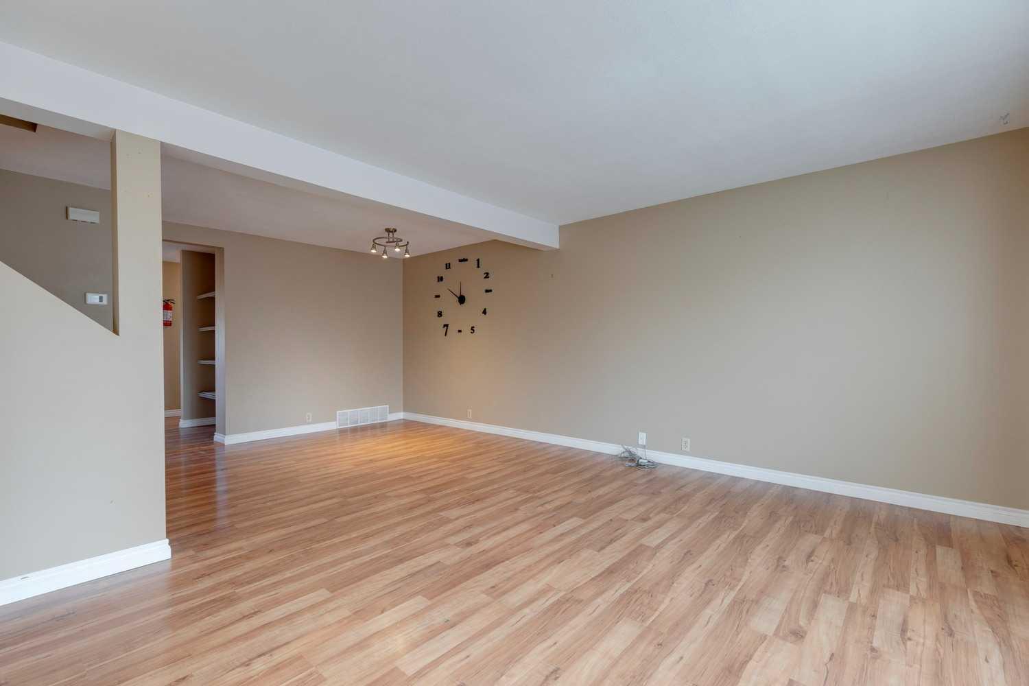 16 Abalone Crescent NE