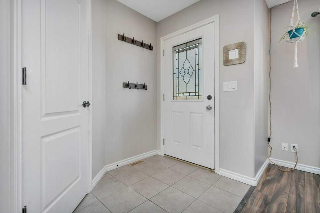 Photo of 4828 43 Street, Sylvan Lake, AB T4S 1M2 (MLS # A2283724)