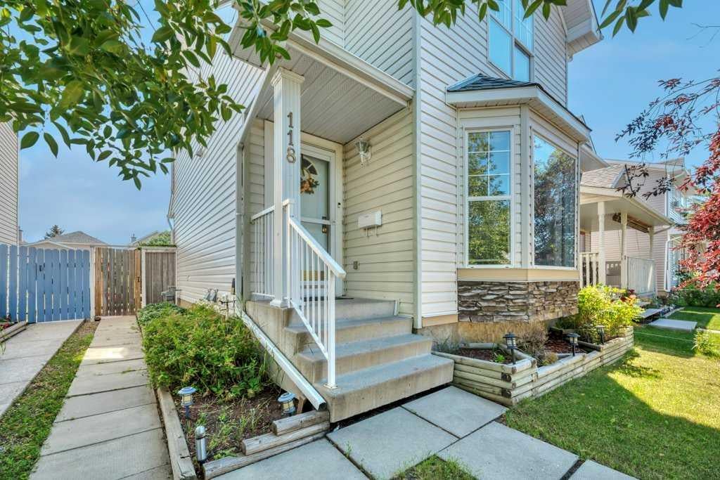 118 Tarington Close NE