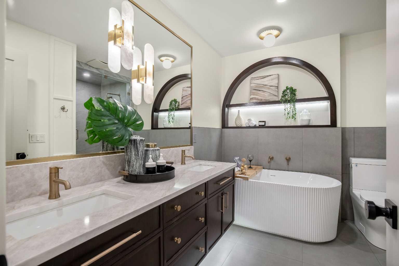 216 Oakridge Place SW