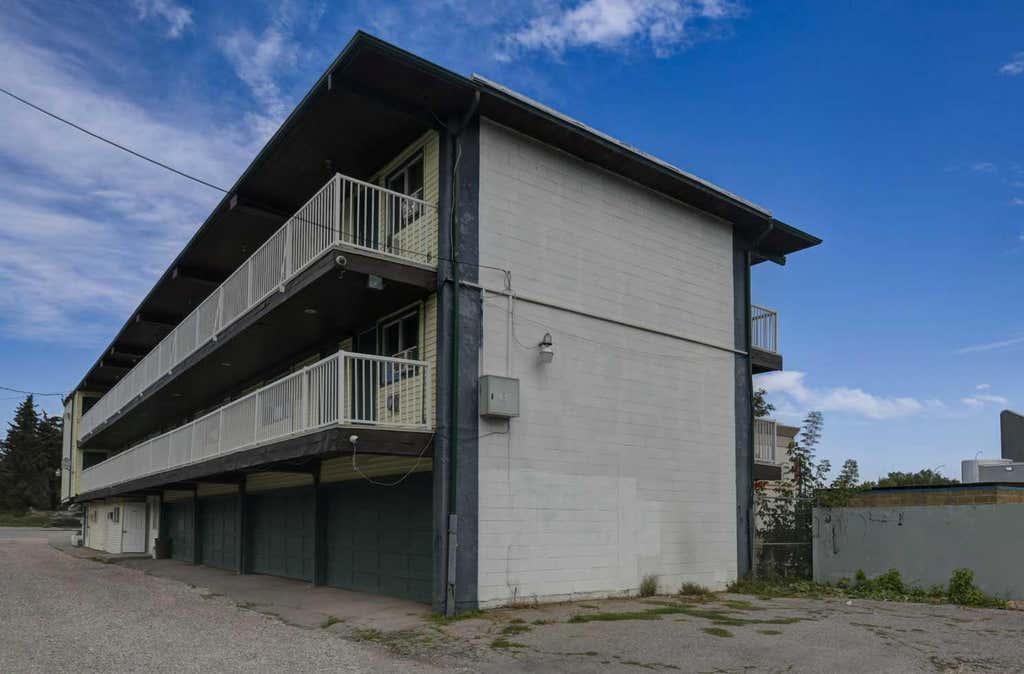 Photo of 2107 16 Avenue NW, Calgary, AB T2M 0M3 (MLS # A2340675)
