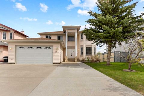 Photo of 410 Long Beach Landing, Chestermere, AB T1X 1E6 (MLS # A2314231)