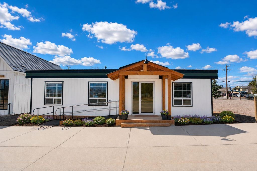 Photo of 220 Main Street, Diamond Valley, AB T0L 2A0 (MLS # A2328497)