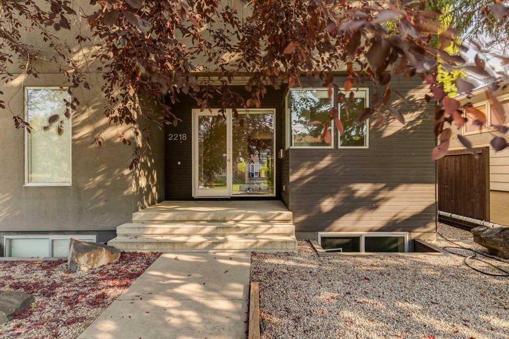 Photo of 2218 32 Avenue SW, Calgary, AB T2T 1X1 (MLS # A2339308)