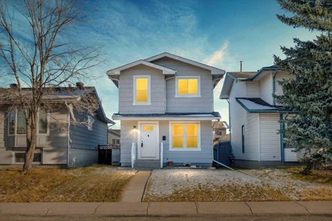 73 Sunvale Crescent SE Calgary AB T2X 2R9