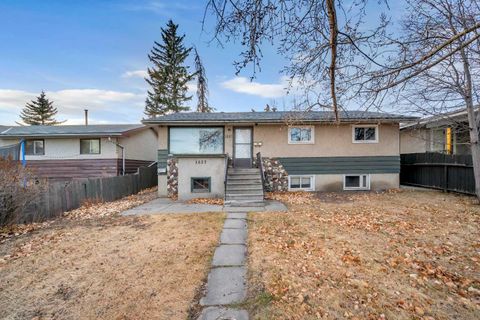 1527 52 Street SE Calgary AB T2A 1T9