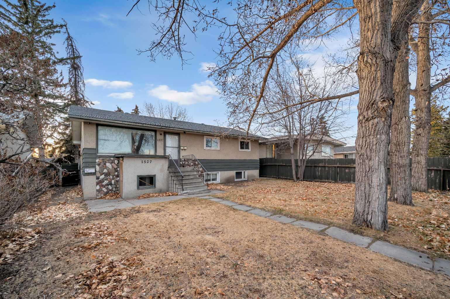 1527 52 Street SE