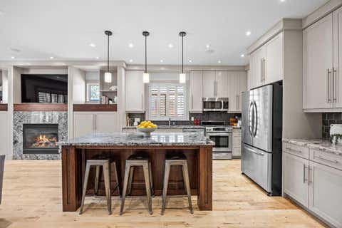 Photo of 211 32 Avenue NW, Calgary, AB T2M 2P8 (MLS # A2334484)