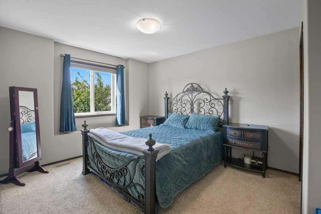 Photo of 22 Valley Crescent, Blackfalds, AB T4M 0K1 (MLS # A2338313)