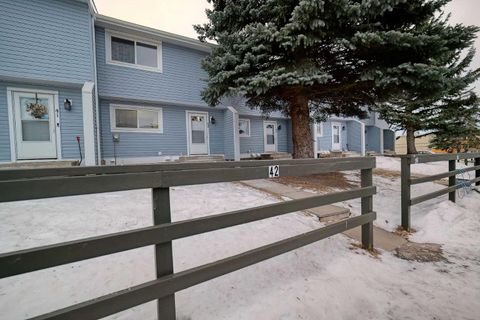 Photo of 195 Manora Place NE #42, Calgary, AB T2A 5J8 (MLS # A2278402)