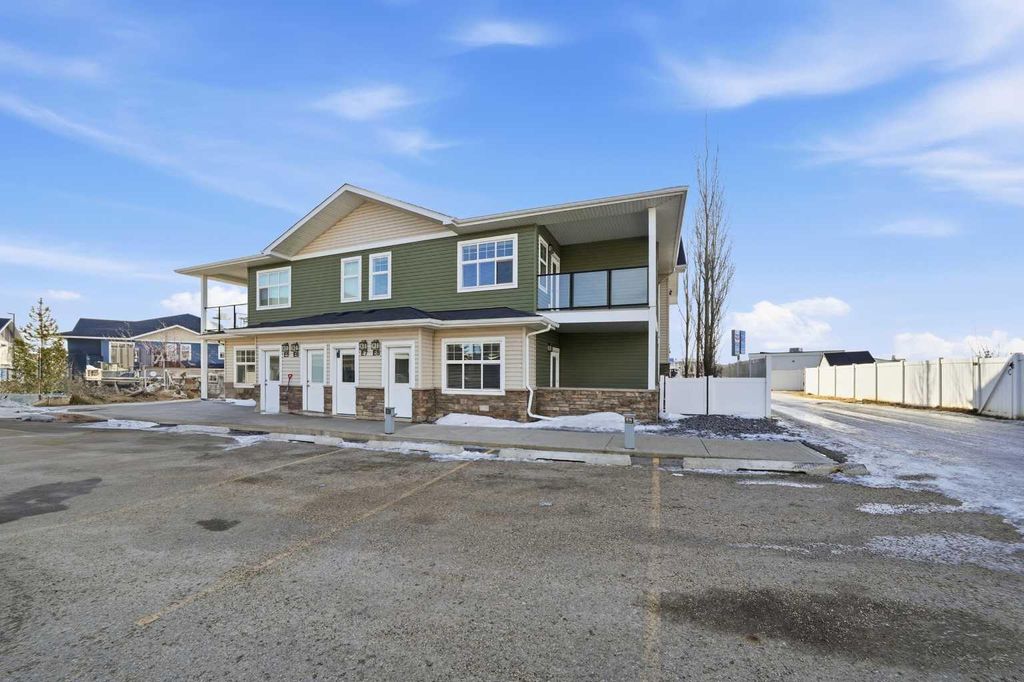 Photo of 5300 Vista Trail #E7, Blackfalds, AB T4M 0L8 (MLS # A2285495)