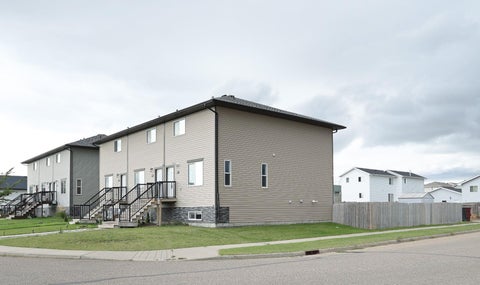 Photo of 347 17 Street E, Brooks, AB T1R 0Z6 (MLS # A2344870)