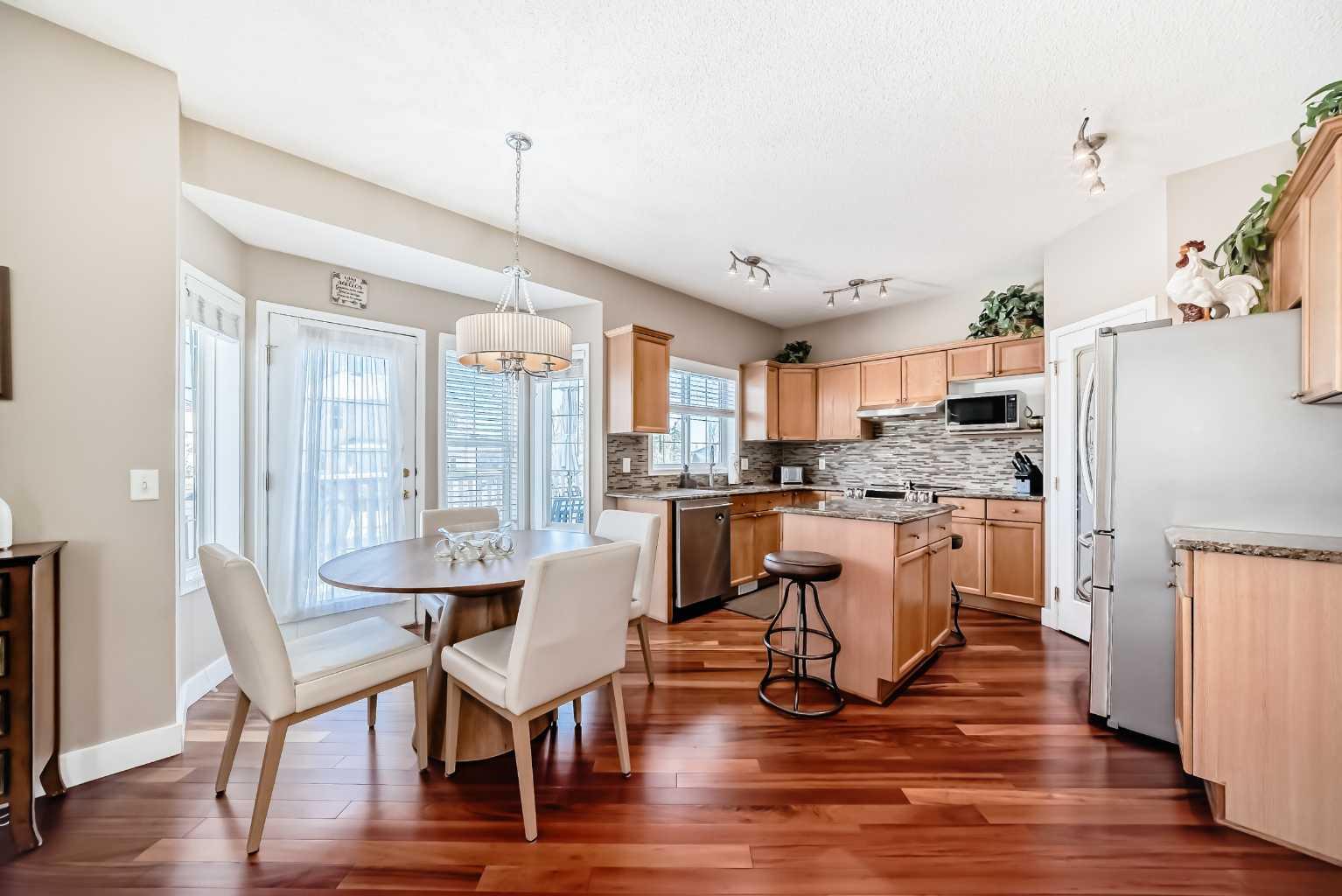 232 Coral Keys Place NE