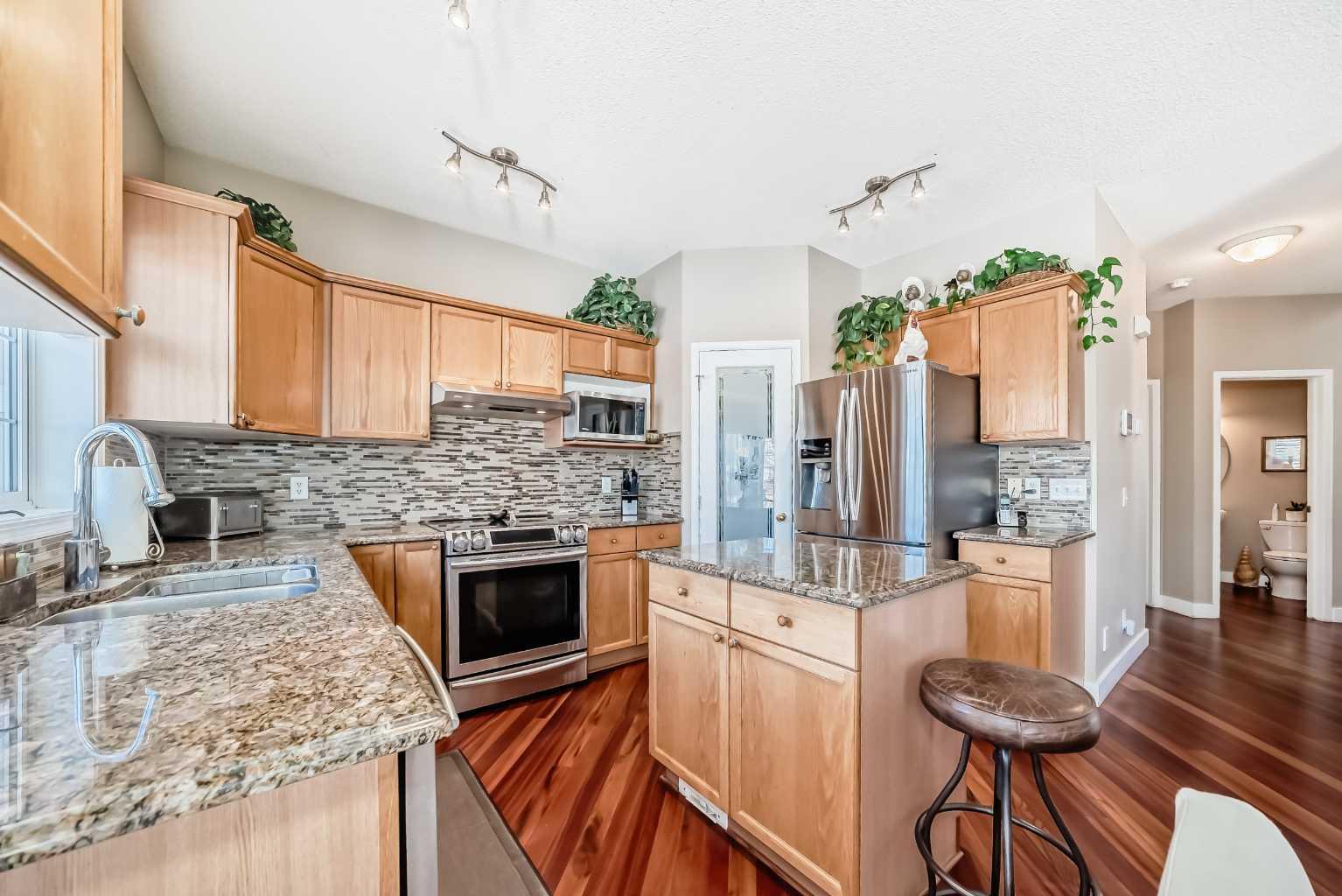 232 Coral Keys Place NE