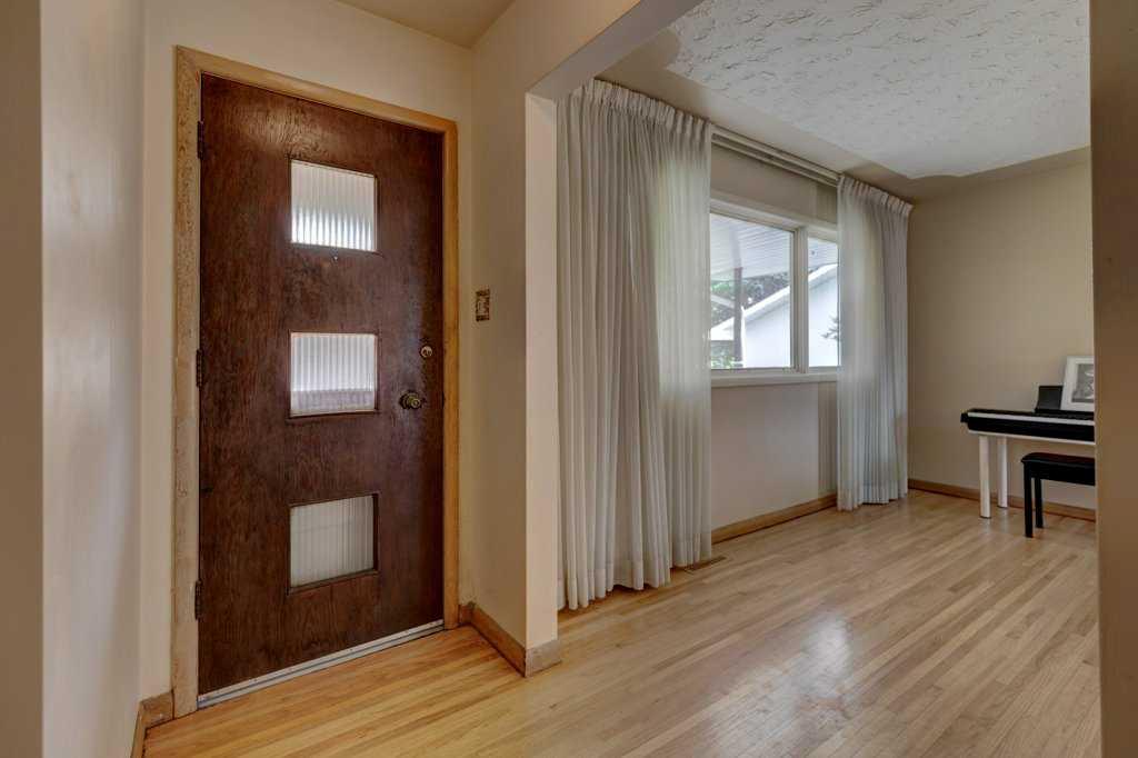 39 Gladys Ridge Road SW