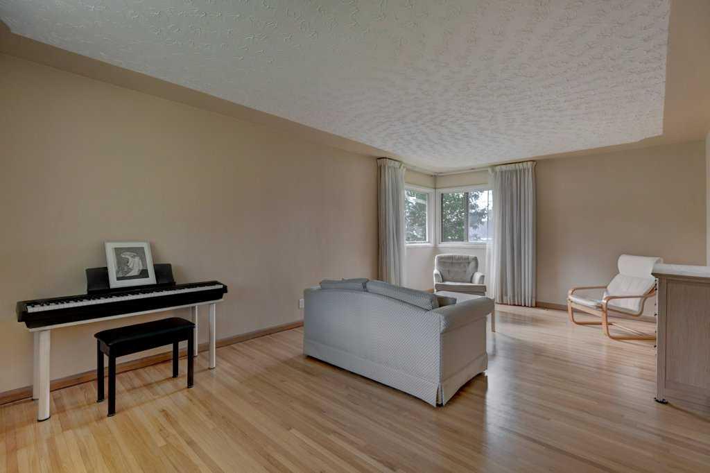 39 Gladys Ridge Road SW