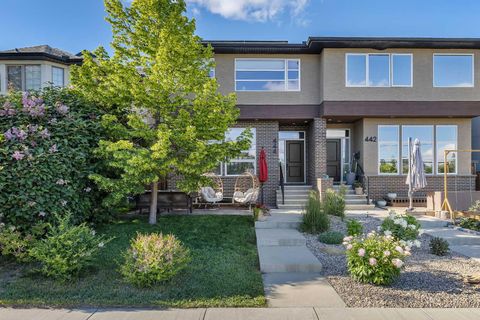 Photo of 444 25 Avenue NW, Calgary, AB T2M 2A7 (MLS # A2325435)