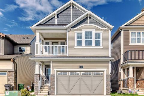 43 Carrington Crescent NW Calgary AB T3P 0B1