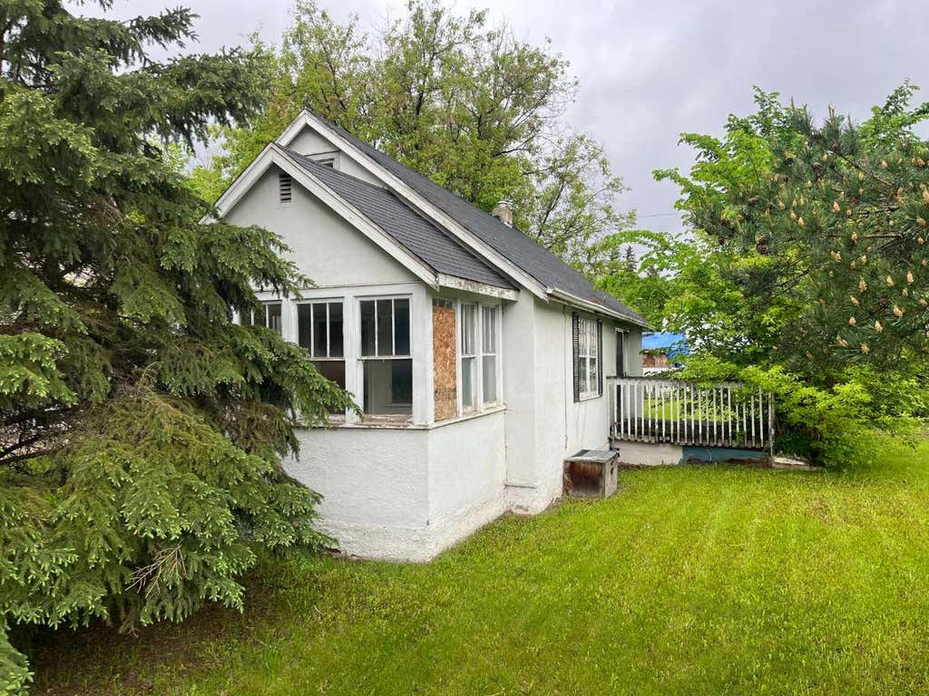 Photo of 5402 50 Street, Lloydminster, AB T9V 0M9 (MLS # A2317016)