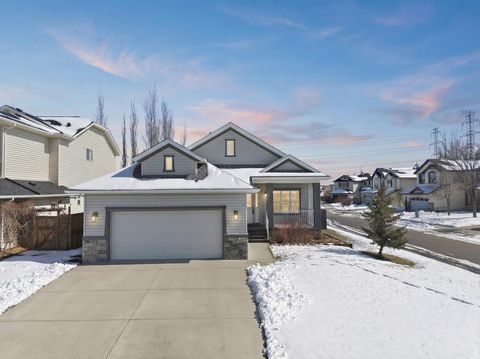 Photo of 103 Oakmere Green, Chestermere, AB T1X 1N4 (MLS # A2297985)