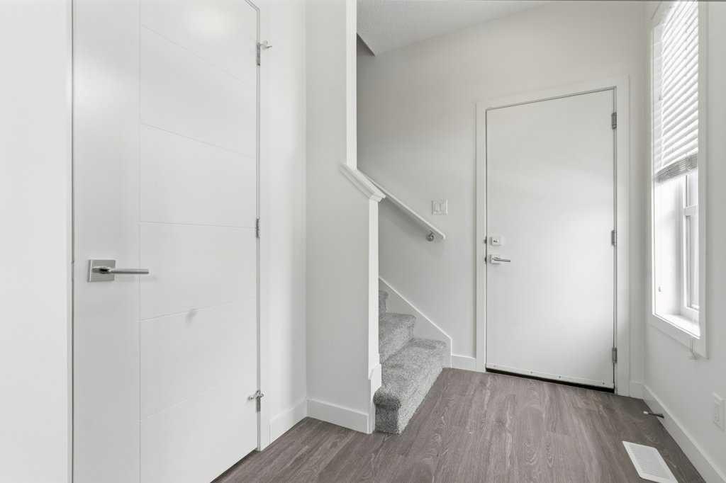 100 Walgrove Court SE 4003