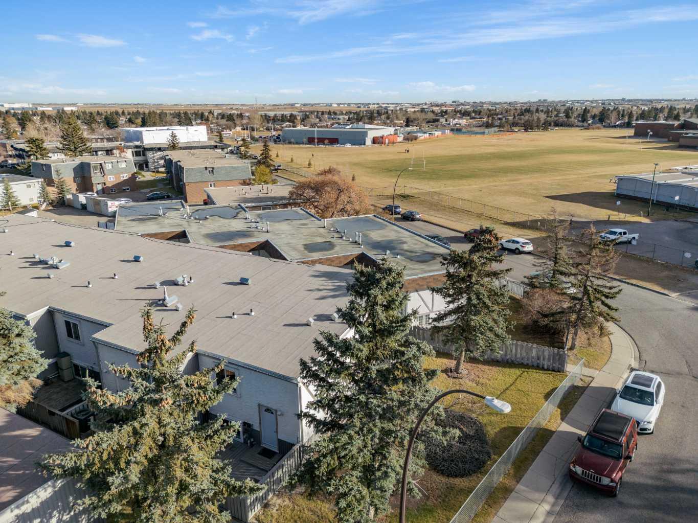 455 Huntsville Crescent NW 1