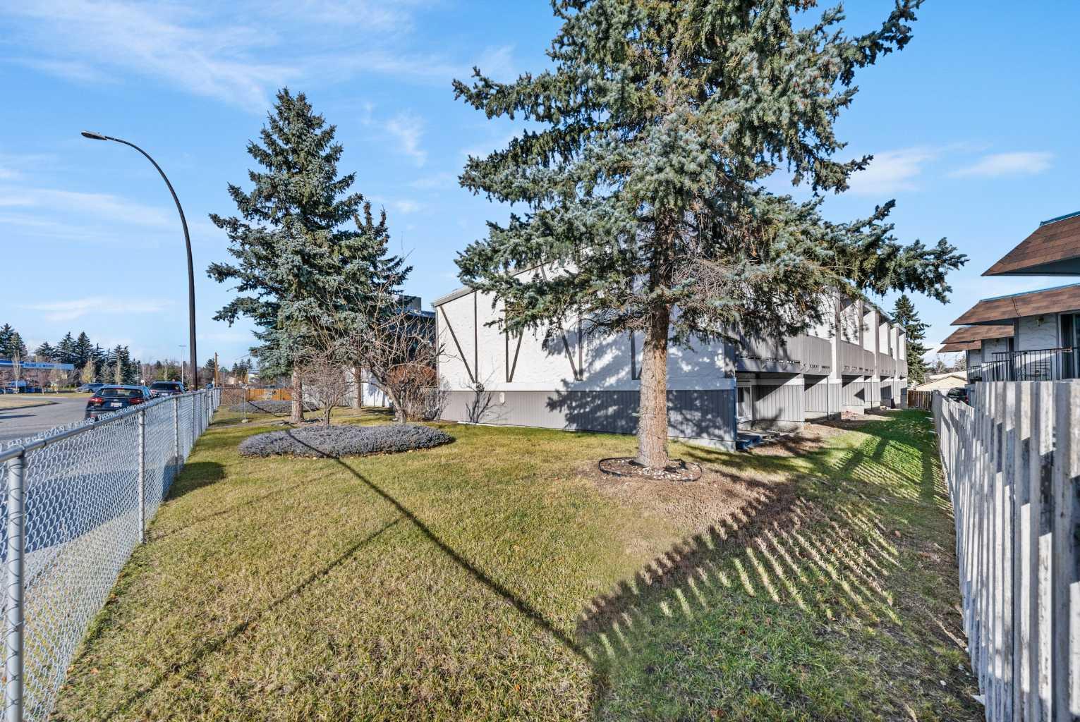 455 Huntsville Crescent NW 1