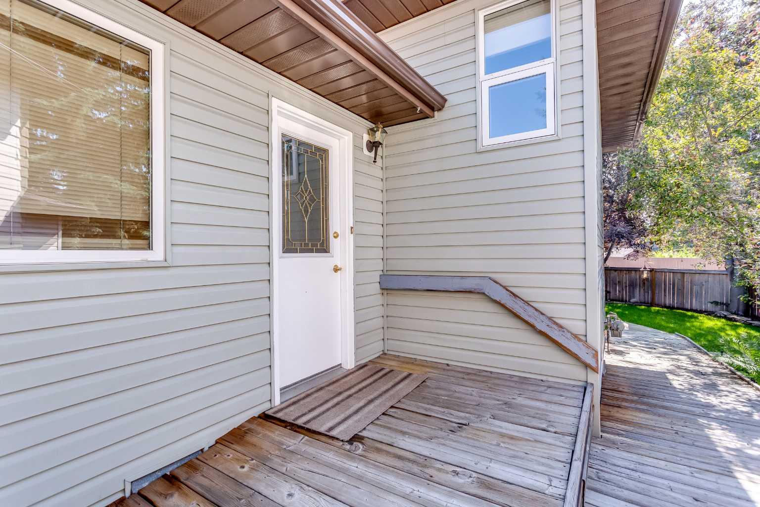 14 Deermeade Bay SE