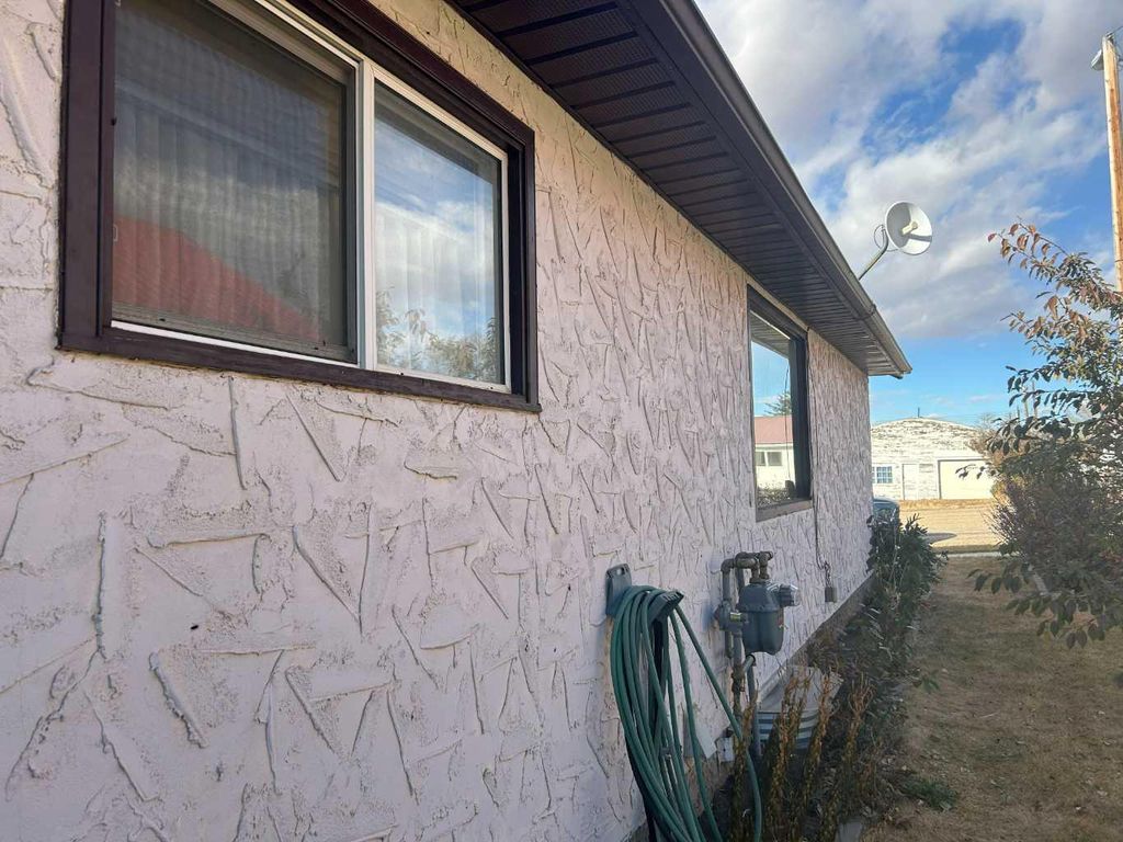 Photo of 123 Centre Street, Torrington, AB T0M 2B0 (MLS # A2266300)