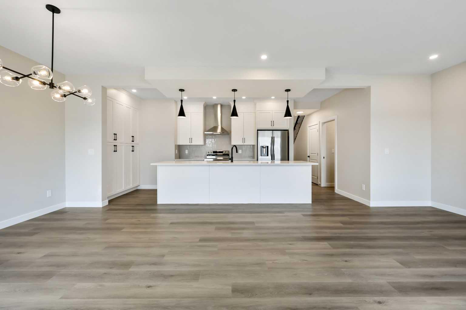 825 Baywater Place SW