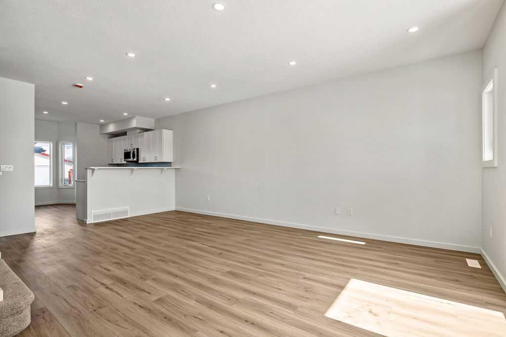 409 Strathcona Circle