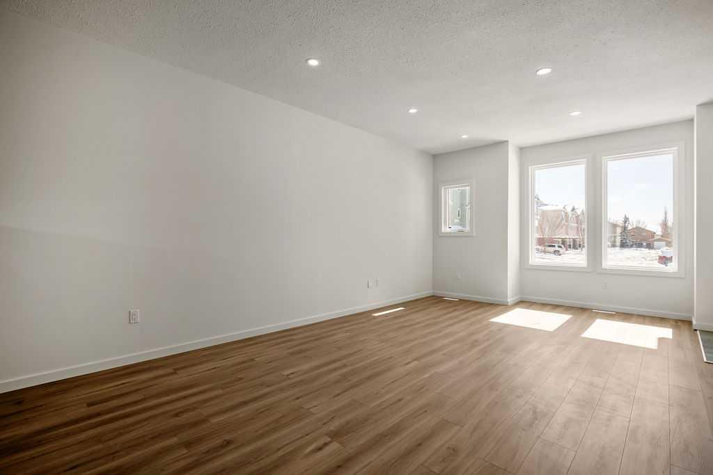 409 Strathcona Circle