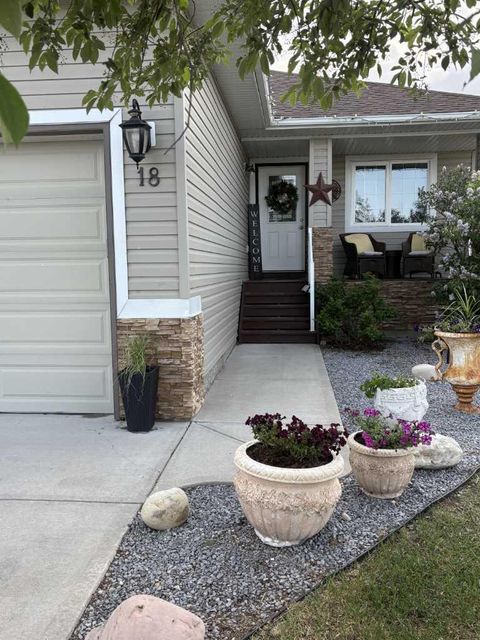 18 Wyndham Park View Carseland AB T0J 0M0